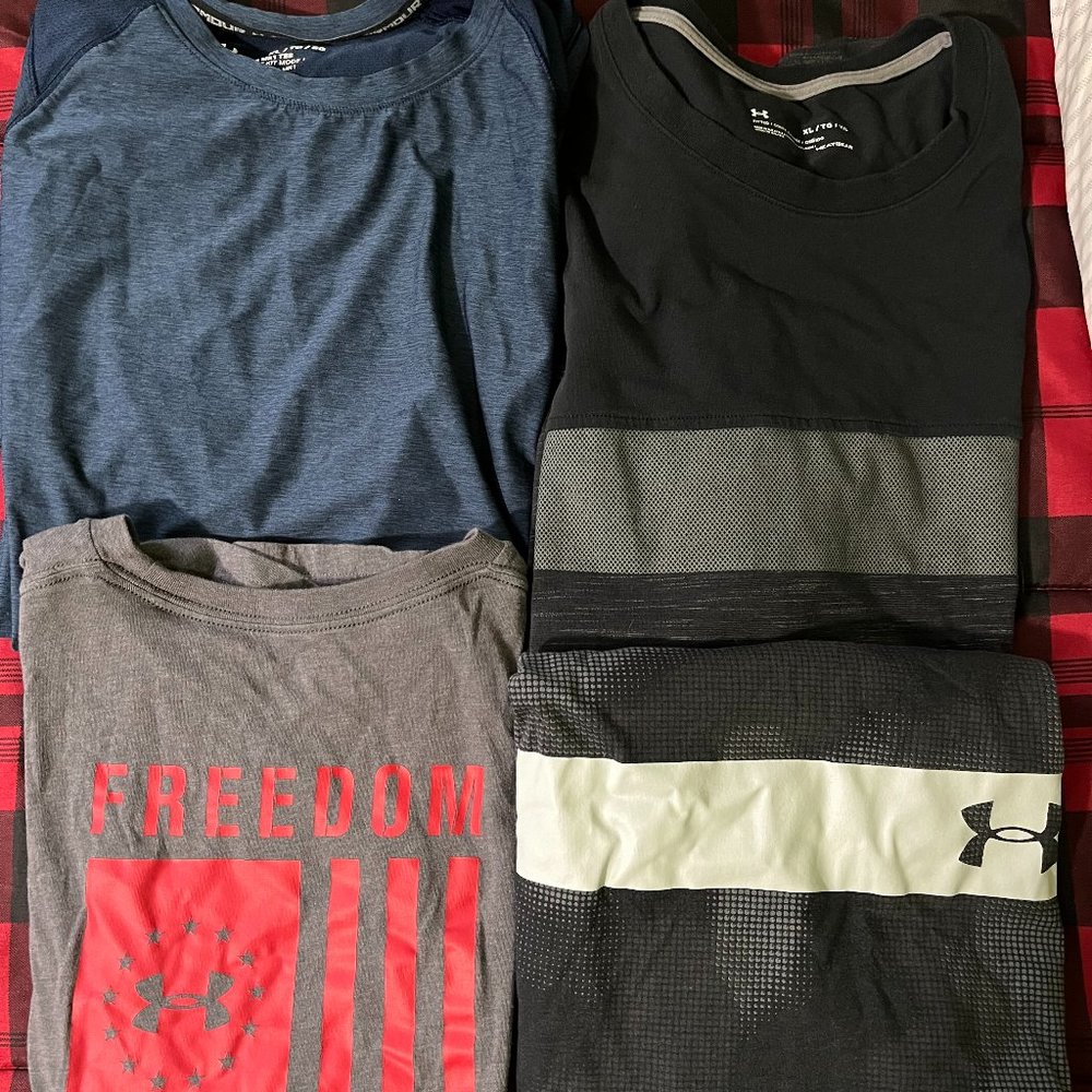 4 crew neck Under Armour t-shirts